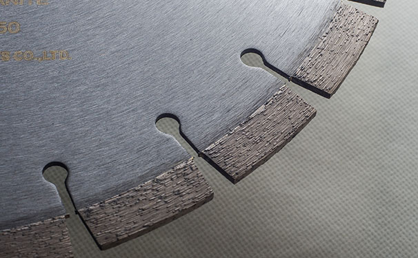 如何來區分花崗巖鋸片和大理石鋸片 如何來區分花崗巖鋸片和大理石鋸片