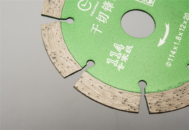 金剛石小鋸片對刀頭胎體原料有哪些更嚴格要求呢？