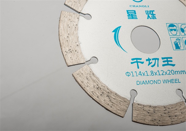 金剛石切割片、砂輪片、磨光片三種金剛石工具有什么區(qū)別呢？